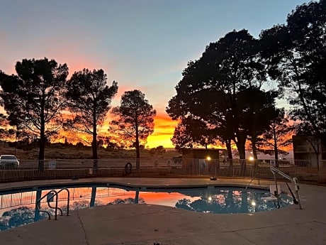 QUALITY INN VIEW OF LAKE POWELL - PAGE