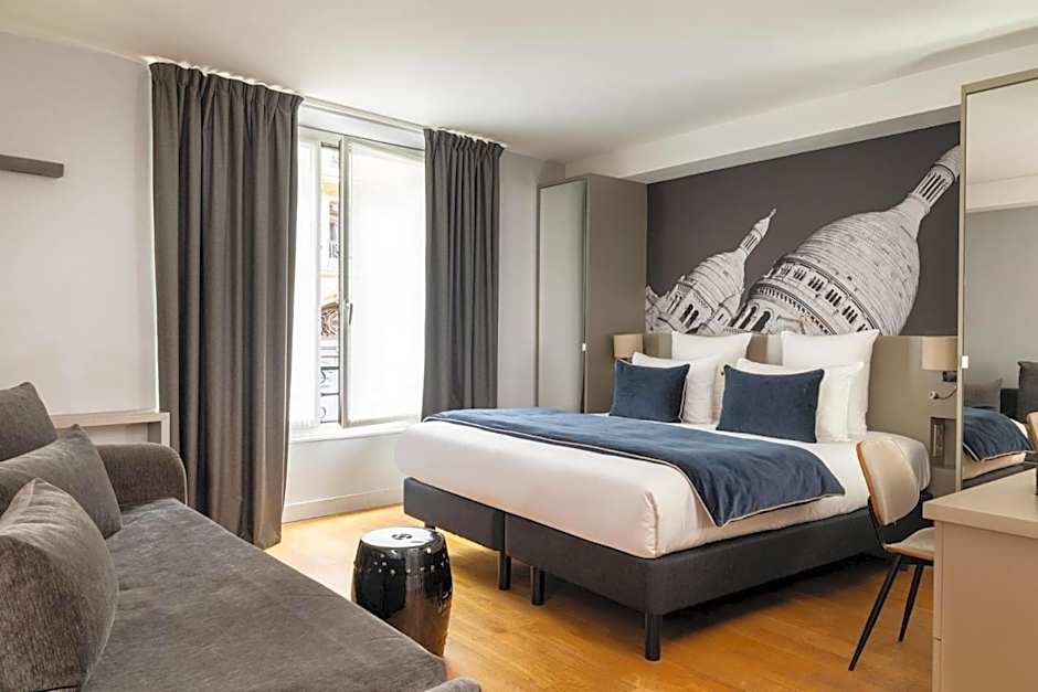 Midnight Hotel Paris