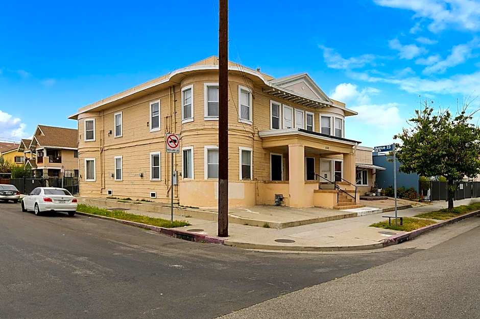 Pads on Pasadena Ave