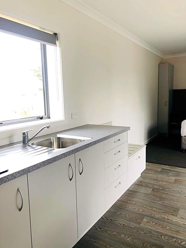 Thornton Lodge Motel