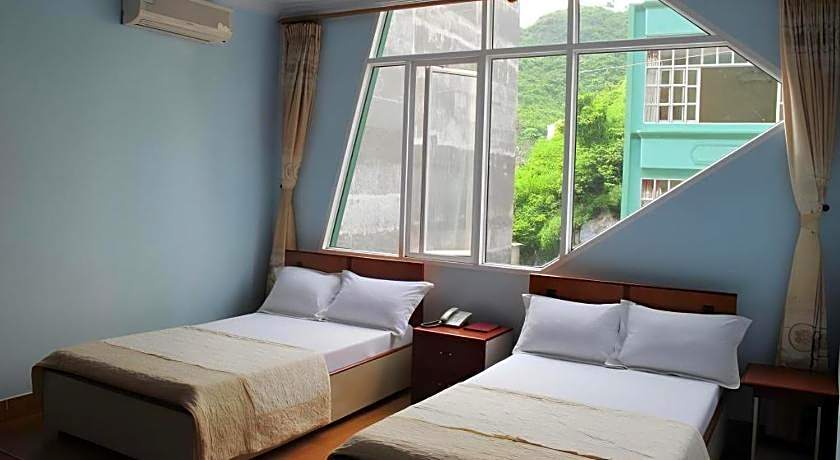 Ciao CatBa Hotel