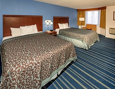 Business Queen Room with Two Queen Beds - Non-Smoking