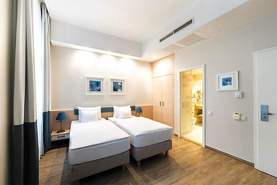 Atrium Fashion Hotel