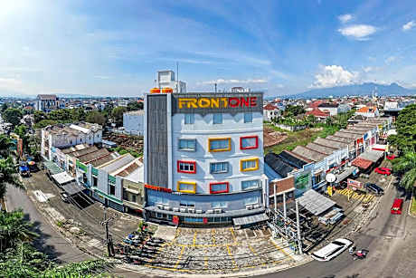 Front One Budget Malang by Azana