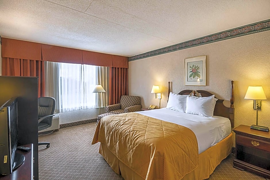 Clarion Inn Fairmont