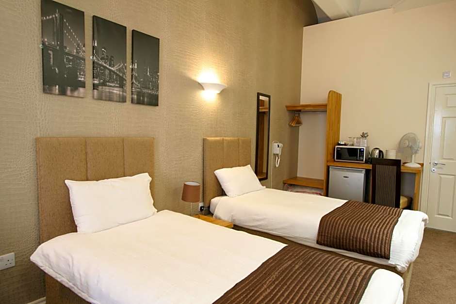 New County Hotel by RoomsBooked