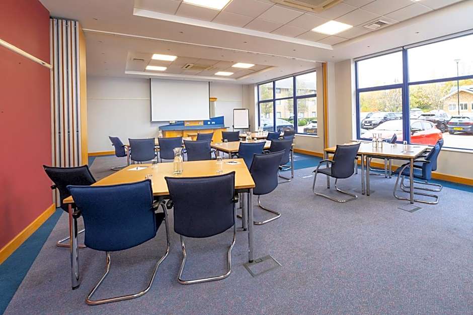 Holiday Inn Express Milton Keynes By IHG