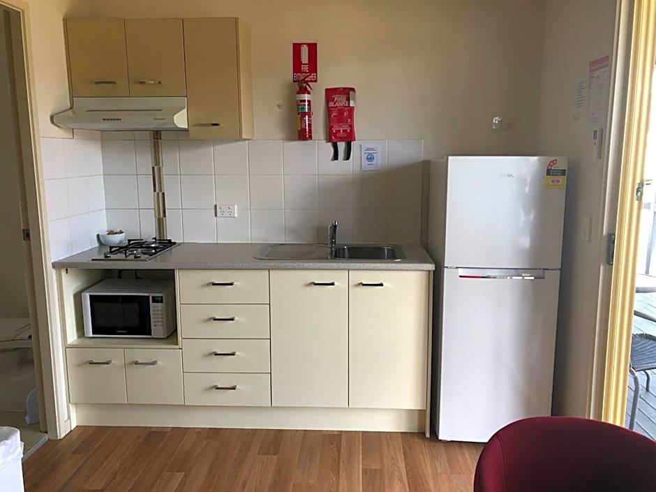 Australian Motor Home Tourist Park Twelve Mile Creek