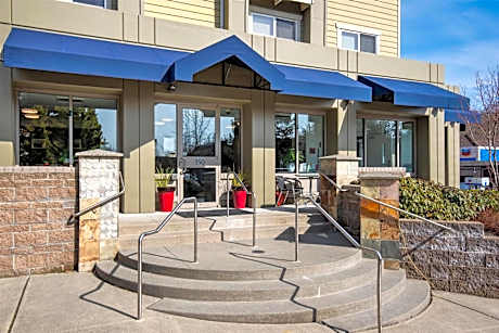 Marshall Suites Bainbridge Island, SureStay Collection by BW