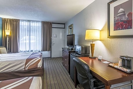 2 Double Beds, Suite, Nonsmoking
