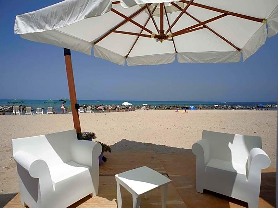 Amira Beach Villa by Le Dhome Sicily