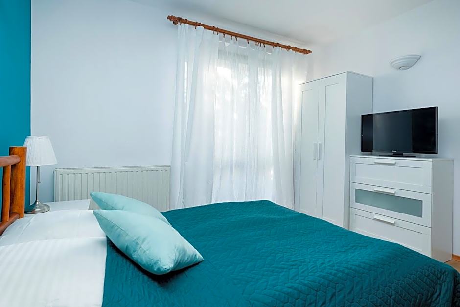 OLECKI Holiday House