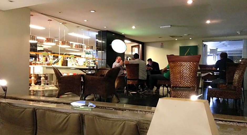 Lake Side Apart Hotel