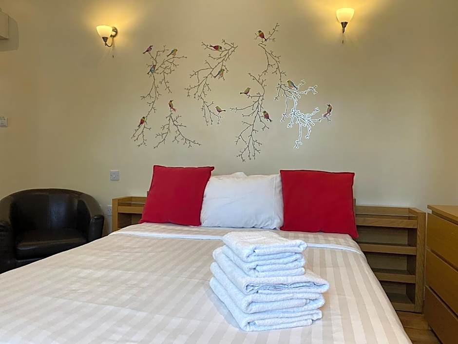 Lyall Apartment Hotel