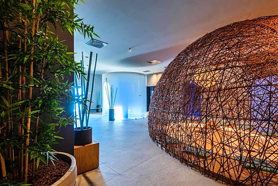 EALA My Lakeside Dream - Adults Friendly