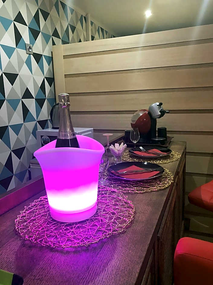 SPABYELLEETLUI spa rouge ou bleu