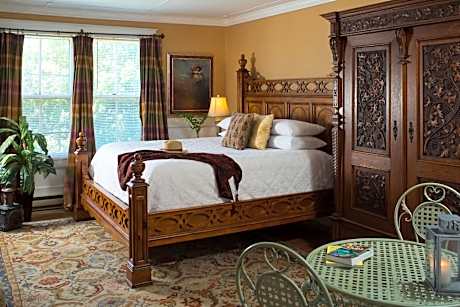 King Suite with Balcony