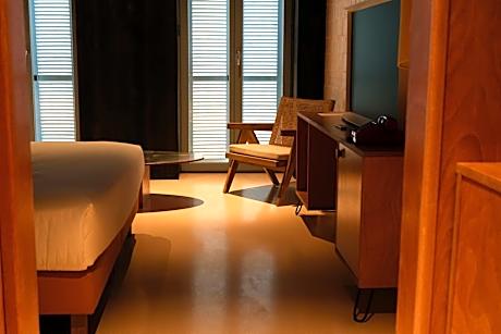 Old Town View Junior Queen Room