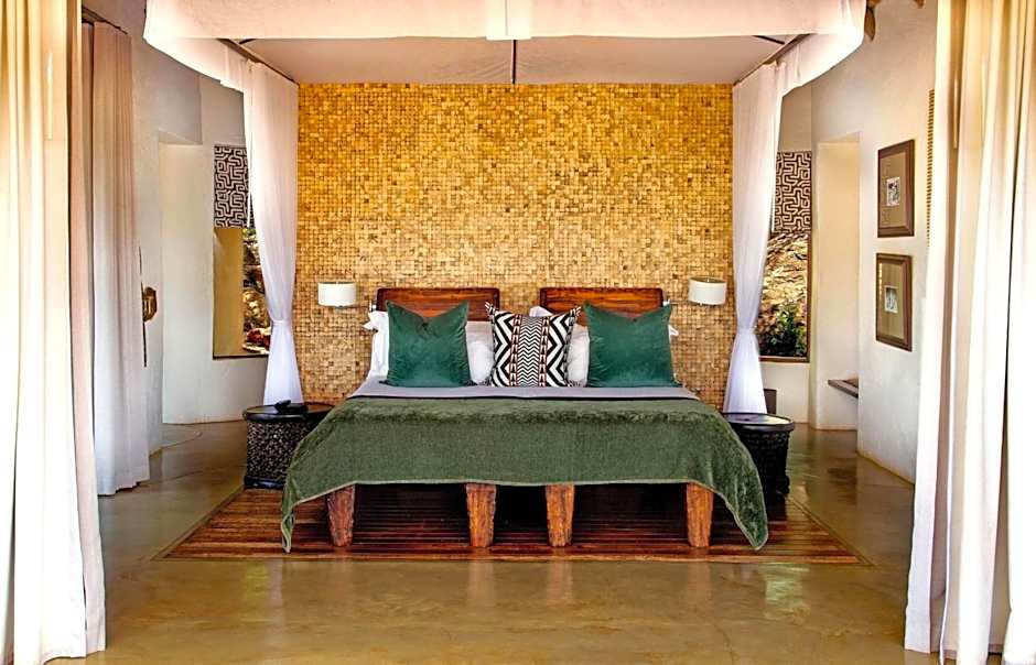 Madikwe Hills Private Game Lodge