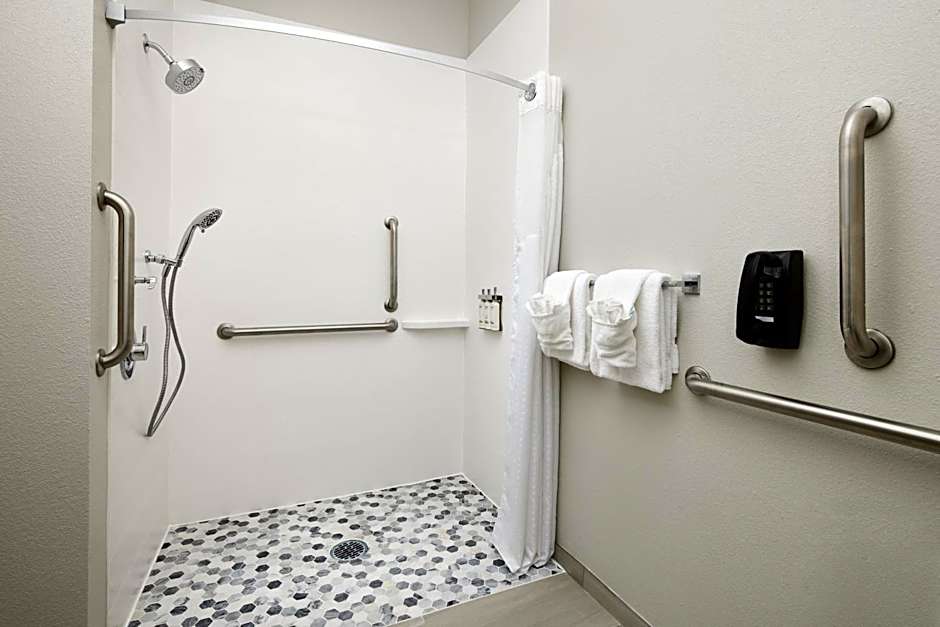 Holiday Inn Express & Suites Bridgeport By IHG
