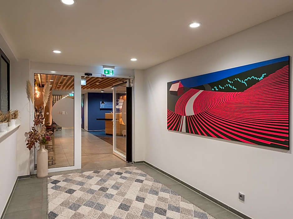 Holiday Inn Express - Hamburg South A7-AS42 By IHG