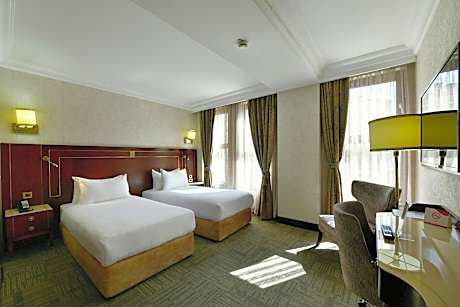 Club Twin Room with Club Lounge Access