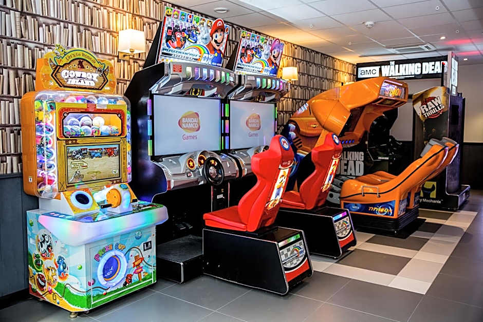 CAMPANILE VAL DE France