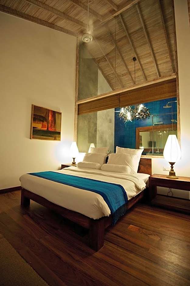Roman Beach Hotel