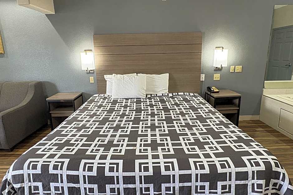 Regency Inn & Suites By Capital O Houston IAH Airport