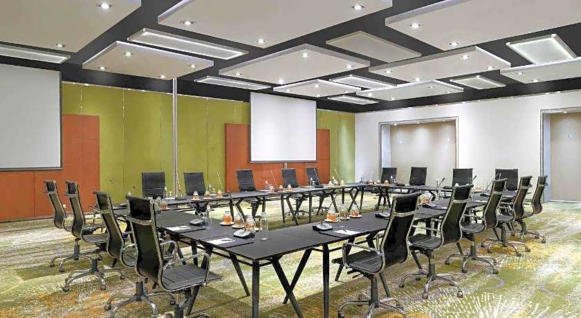 Pullman Jakarta Central Park Hotel