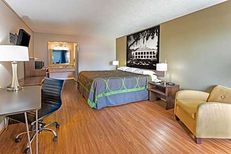 1 King Bed | Smoking, Micfridge