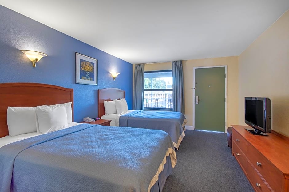 Days Inn by Wyndham Elmsford