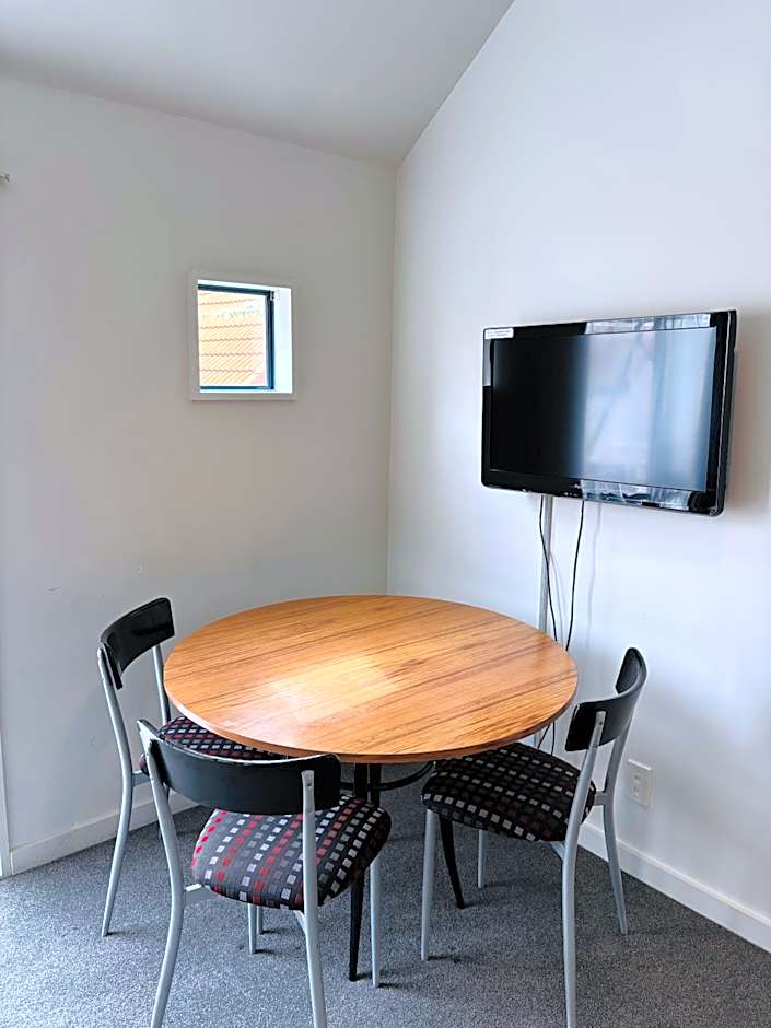 ASURE Bush Inn Court Motel