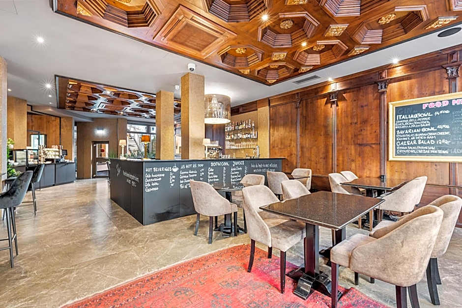 Kings Hotel First Class