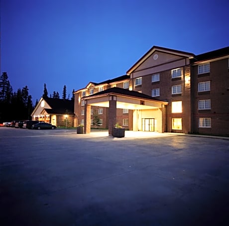 Woodlands Inn & Suites