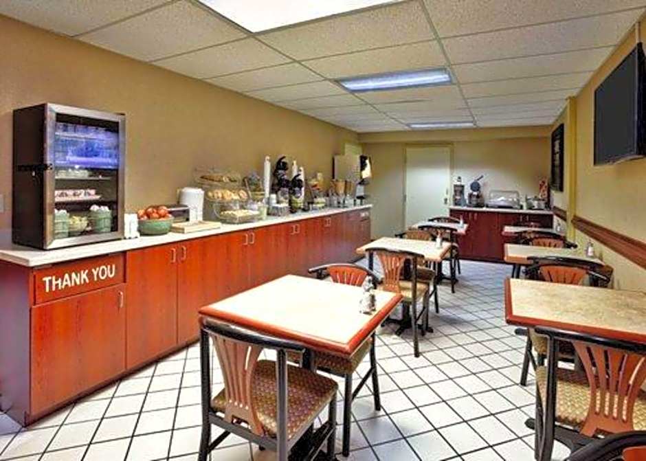 Quality Inn & Suites Somerset Downtown