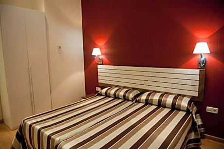 Double or Twin Room with Shared Bathroom