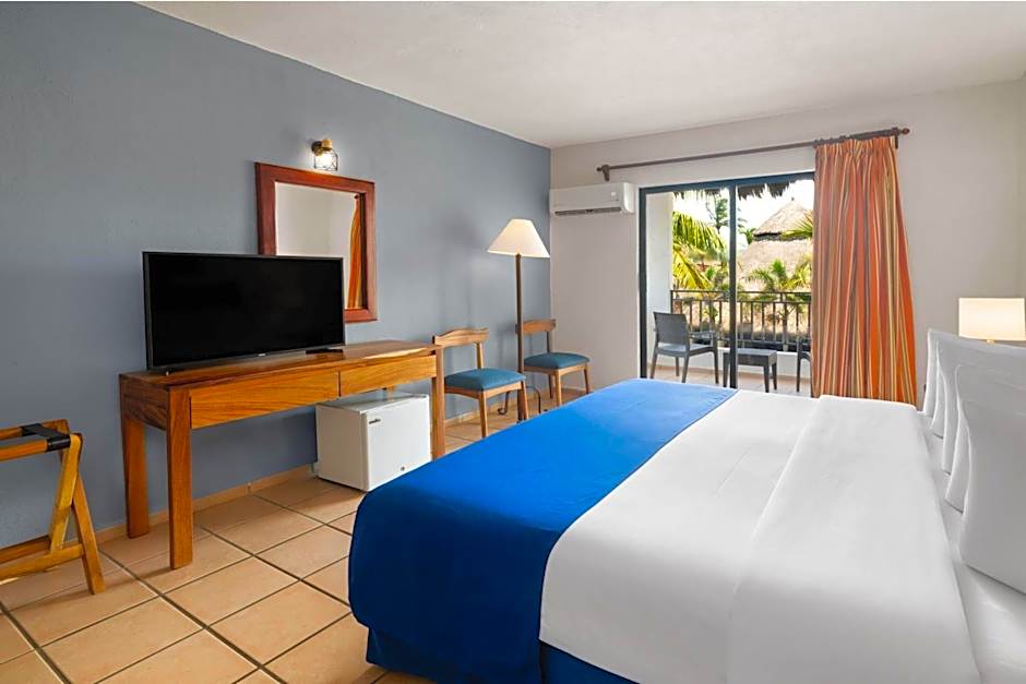 Grand Decameron Complex Bucerias, A Trademark All-Inclusive Resort