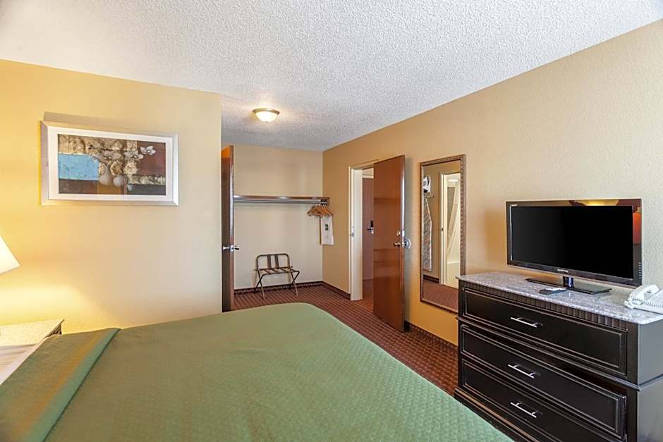 Quality Inn & Suites Lincoln South