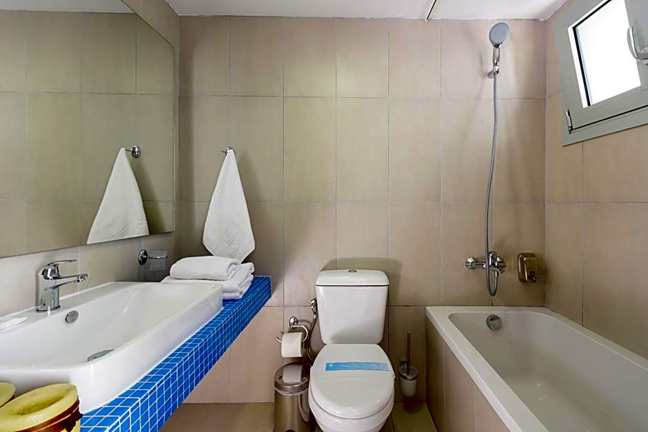 Angela Studios & Apartments