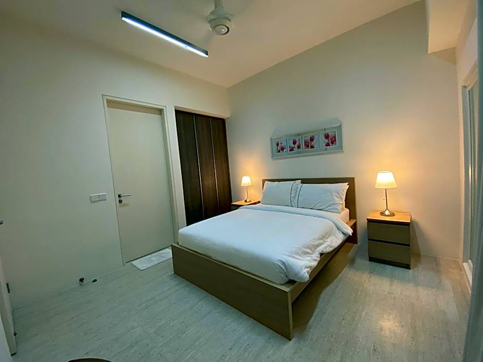 By The Sea Cozy Beachfront Home Side Seaview333A