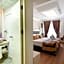 Royce Hotel