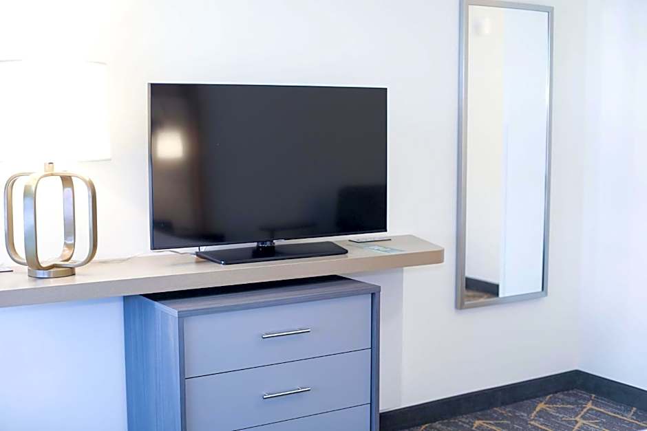 Holiday Inn & Suites St. Cloud By IHG