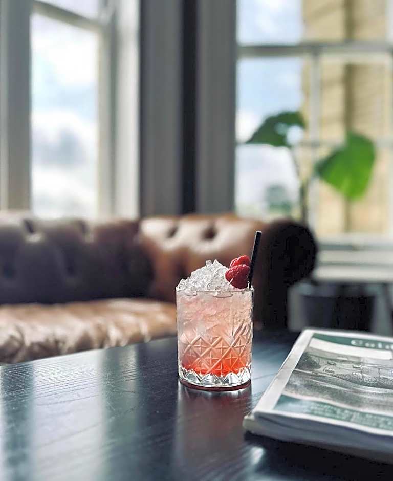 Orange Grove Hotel & Gardens