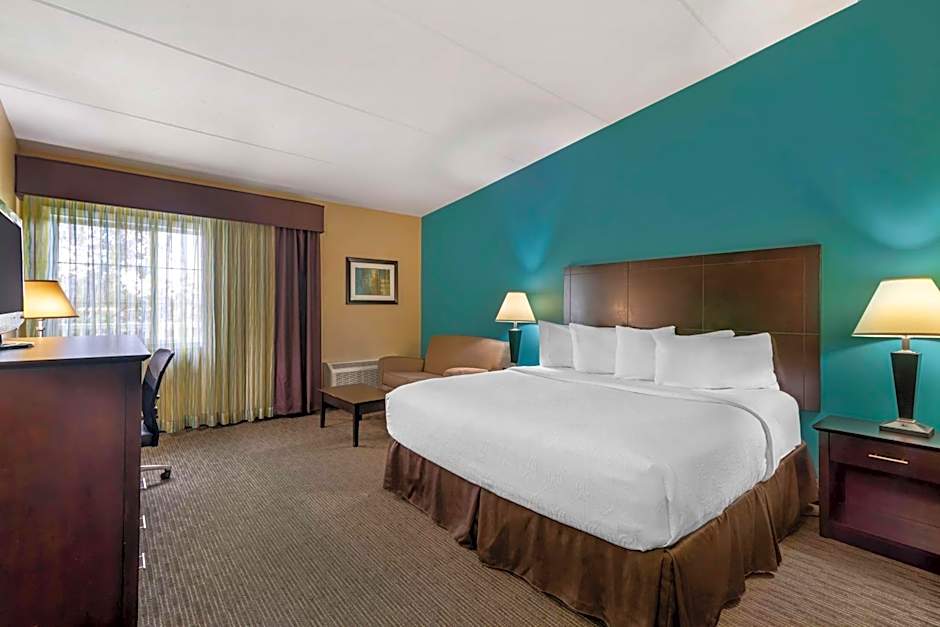 Best Western Plus Plattsburgh