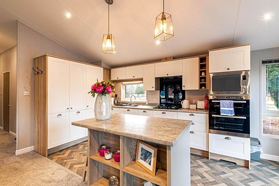 The Haven Lodge with Hot Tub