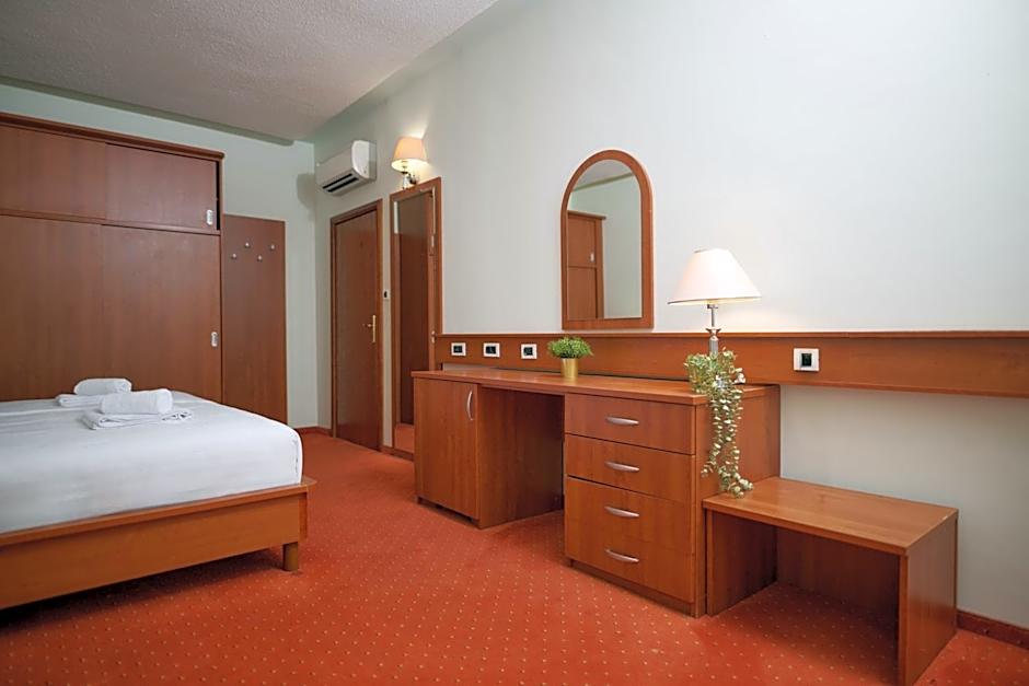 Foto 1 dari 10 — Suite, Sea View, Balcony