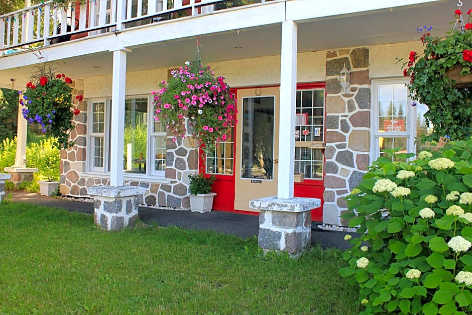 Motel Des Pays D'En Haut