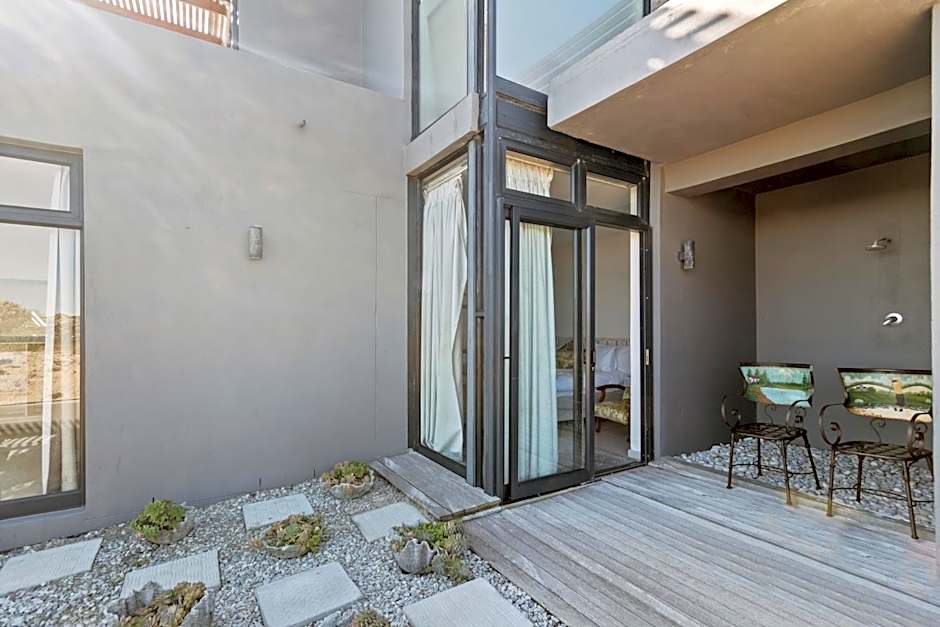 Romansbaai Moksha on the Sea