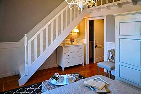 Queen Room with Garden View